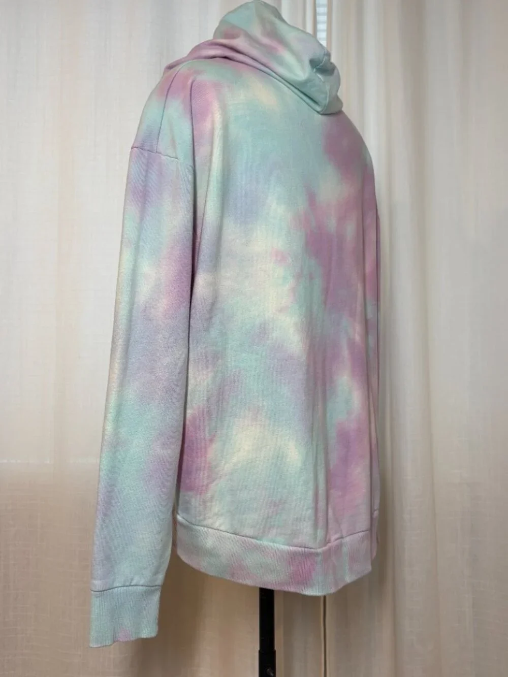 Wild Fable Pastel Tie Dye Hoodie - Boxy Fit - Picture 9 of 9